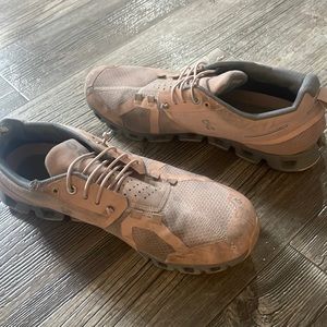 On cloud pink tennis shoes